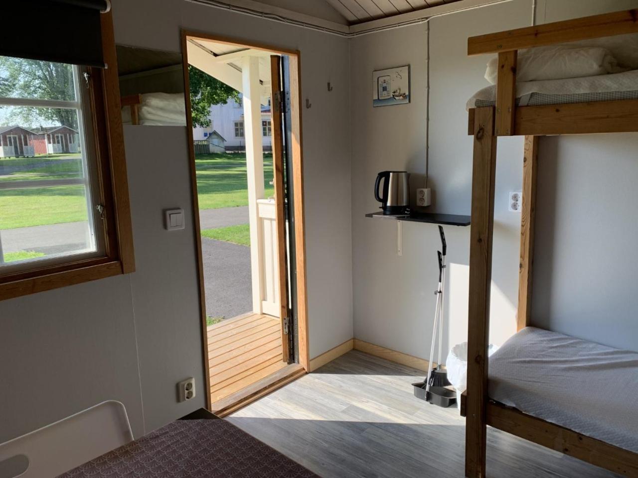 Skara Stads-Camping & Stugby Екстер'єр фото